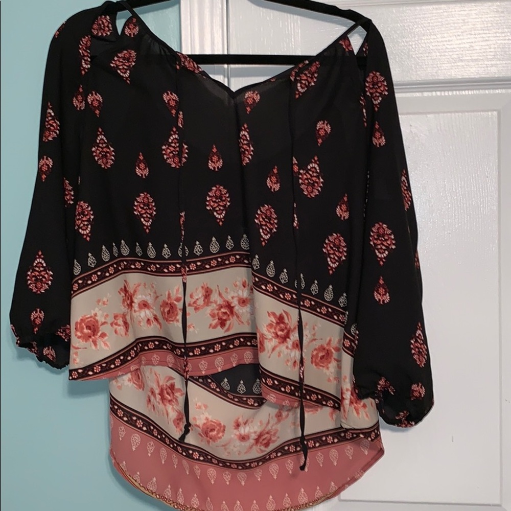 Rue21 shoulder slit top